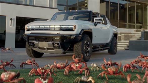 GMC HUMMER EV "King of CrabWalk" GMC - YouTube