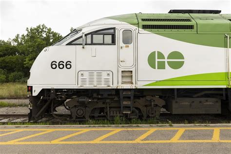GO train service on Lakeshore East line suspended Friday night into weekend due to construction