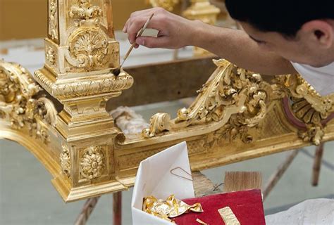 Gold Leaf Gilding - Traditional Signs of London - muktibox.com