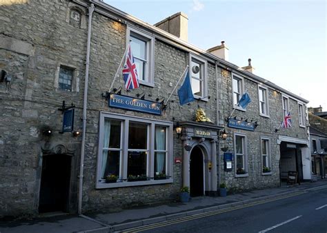 GOLDEN LION AT SETTLE - Prices & Hotel Reviews (England)