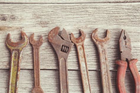 Good as New: 3 Ways To Remove Rust From Tools - balustradellc