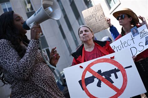 GOP lawmakers consider expelling Democrats over gun protest
