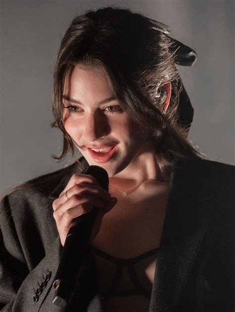 Gracie Abrams: Unpacking Eating Struggles and Recovery - wintechmobiles.com