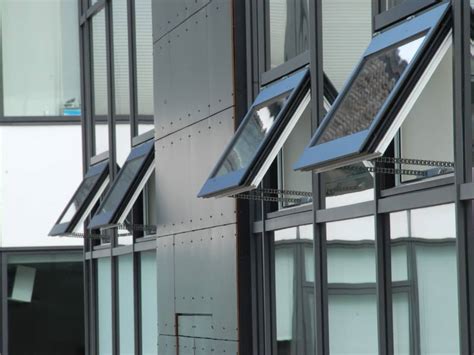 Great Location, Floor-to-Ceiling, Operable Windows, A Must See - balustradellc