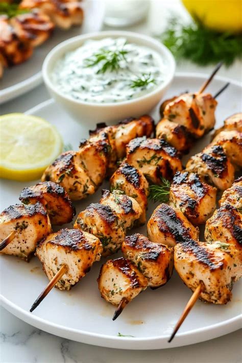 GREEK CHICKEN SOUVLAKI with TZATZIKI - balustradellc