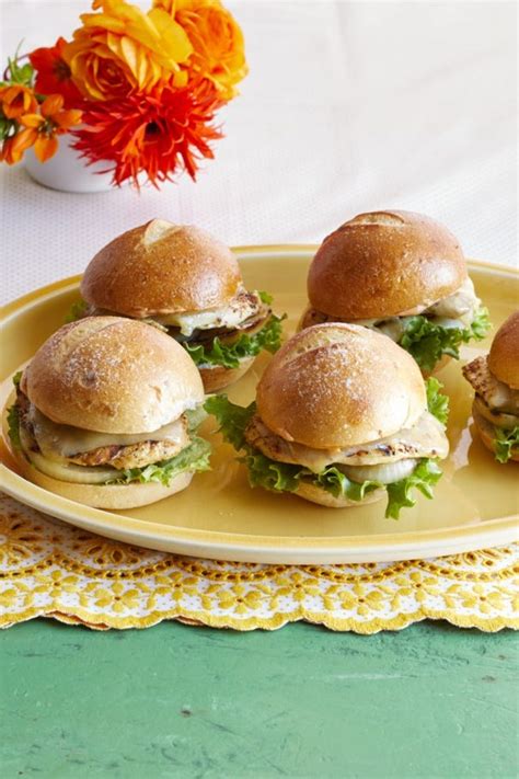 Grilled Chicken Sliders - Deliciously Seasoned - balustradellc