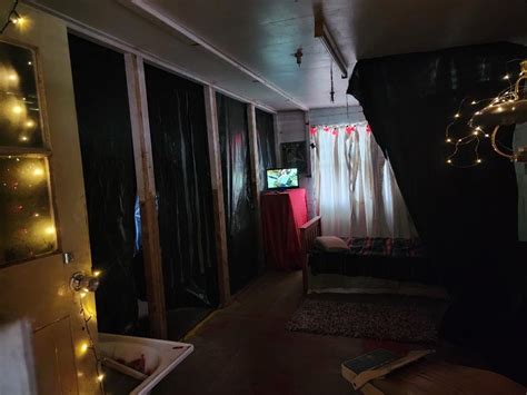 GROUP GAY GLORY HOLE