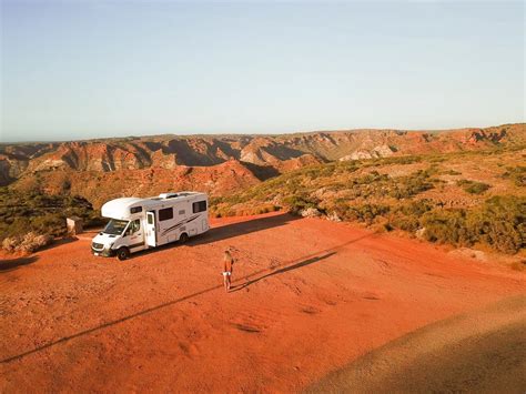 Guide to Driving Around Australia in a Campervan - The Barefoot Nomad - balustradellc