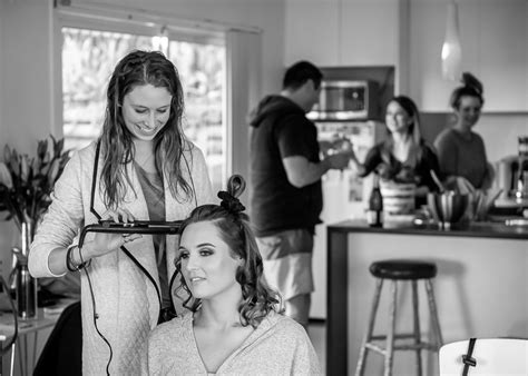 Guide to Natural Candid Photography (12 PRO Tips!) - Shotkit - balustradellc