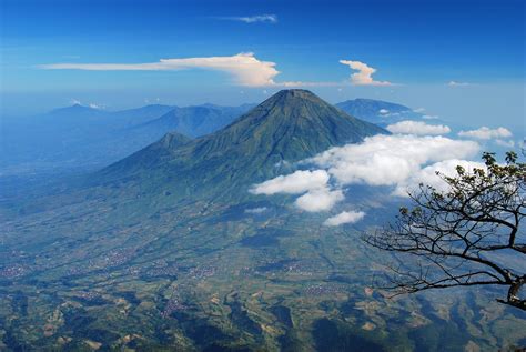 Gunung Slamet: Panduan Lengkap untuk Pendaki Pemula - balustradellc