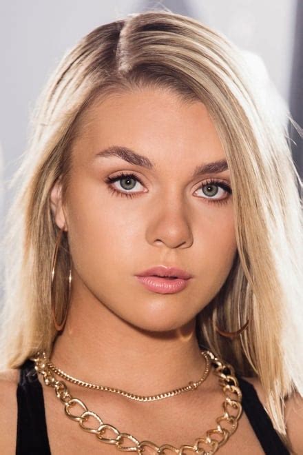 Gabbie Carter: Nickname: Carter: Profession: Actress: Instagram: @realgabbiecarter: Instagram Followers: 256k: Twitter: @gabbiecarter00: Twitter Followers: 24k: Date of Birth: 4 August 2000: Age(as in 2022) 21 Years: Height: 1.70 m: Body Measurements: 32-22-32: Zodiac Sign: Leo: Net Worth: $100,000 – $1M (approx.) Boy Friends: Not Known ...
