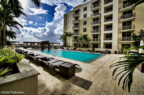 Gables ponce. Introducing Gables Ponce Phase II, an exceptional high-rise apartment complex in the bustling city of Coral Gables, FL. Renowned for its outstanding amenities and resident satisfaction, this property offers a truly remarkable living experience. 