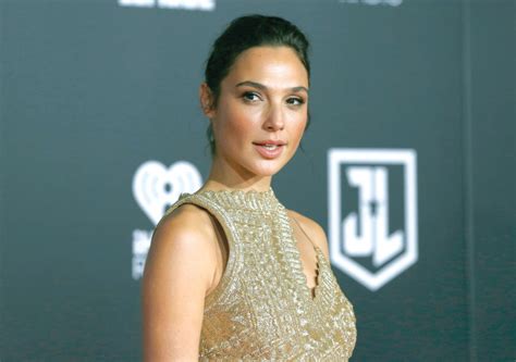 Gal gadot niple. From Gal Gadot/Instagram. CNN —. "Wonder Woman" star Gal Gadot has announced on social media that she is pregnant with her third child. The 35-year-old Israeli actress posed with her hands ... 