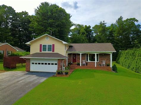Galax houses for sale. Galax, VA Real Estate & Homes For Sale. Sort: New Listings. 64 homes. NEW - 1 DAY AGO 0.74 ACRES. $175,000. 3bd. 2ba. 1,495 sqft (on 0.74 acres) 1398 Cranberry Rd, … 