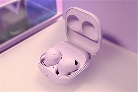 Galaxy buds 2 pro review. Feb 8, 2023 · The Galaxy Buds Pro has slightly better playtimes at 5 hours with ANC on and 8 hours with ANC off, while the Galaxy Buds 2 holds 30 minutes less in either scenario. We did find battery ... 