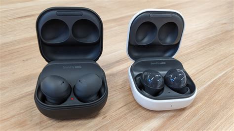 Galaxy buds 2 vs pro. Aug 11, 2021 · The Galaxy Buds 2 have an MSRP of $150, whereas the Galaxy Buds Pro cost $200. For that $50 price difference, it is impressive just how similar the Buds 2 really are. They deliver many of the biggest features from the Buds Pro, good audio quality, nearly identical battery life, and an even lighter design. 