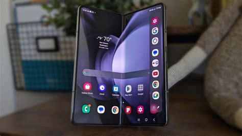 Galaxy z fold 5 review. 80. The Galaxy Z Fold 5 is a very good folding phone but it’s still a niche, expensive device. Samsung’s foldable software impresses, but the cameras are disappointing. By TechAdvisor on July ... 