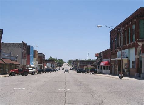 GALENA, Kan. - Mercy hospital has bought three medical centers in Galena, Kansas — something that could mean some changes for the town. "This is kind of the end road of something that's been going on and in the works for, believe it or not, a couple of years," says Tracy Godfrey, Mercy Joplin Clinic Director.. 