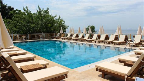 Galeri The Roof Ada.