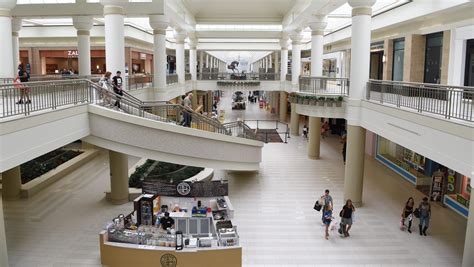 Galleria mall poughkeepsie. The mall was shut down due to police investigation (Image via Associated Press) On Sunday night, October 29, the Poughkeepsie Galleria reopened for visitors, according to the police. This took ... 