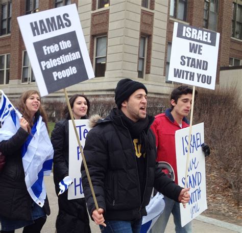 Gallery: MIT  students rally in support of Israel