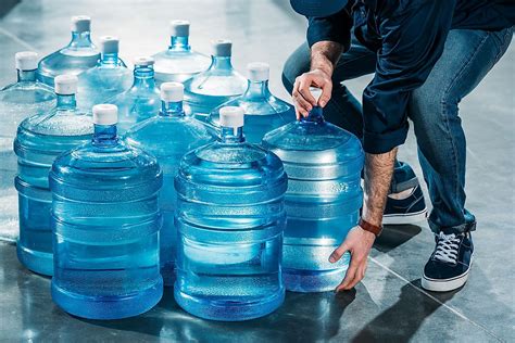 Gallon of water weighs. How heavy is 550 gallons of water? How much does 550 gallons of water weigh? ... 550 Gallons of Water Weighs; 4,582 pounds : 4,581 pounds, 11.9 ounces: 73,310 ounces ... 