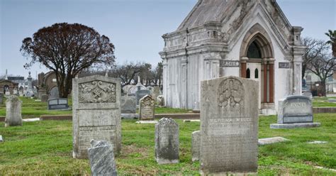 Galveston: Haunted Cemetery Tour GetYourGuide