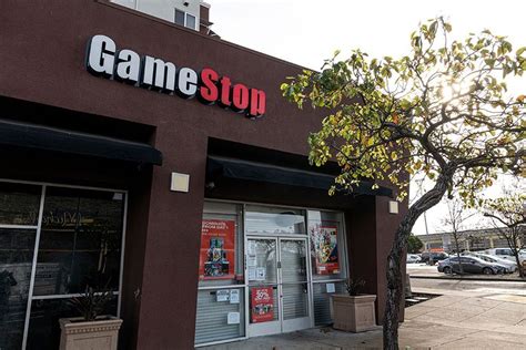 GameStop stock plunges as retailer plans $1B share …