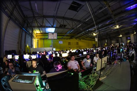 Gamer assembly 2012.  Content is available under CC BY-SA 3.  This B-Tier tournament...