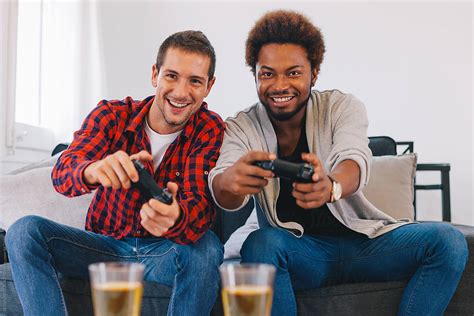 Games with friends. When it comes to game day, one thing is for certain – the food is just as important as the game itself. Whether you’re hosting a small gathering or a big party, having delicious ap... 