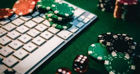 Ganar póquer en casinos online.