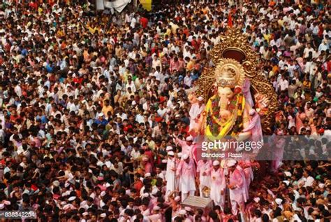 Ganesha Festival Photos and Premium High Res Pictures - Getty …