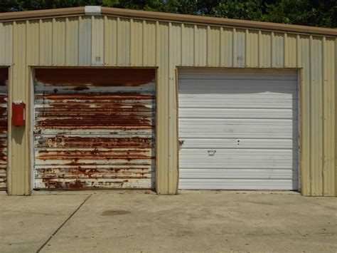 Garage door rust. Rust garage door with automatic turret and hbhf sensor detector. An automated self defense and energy saving system, the turret is off and automatically turn... 