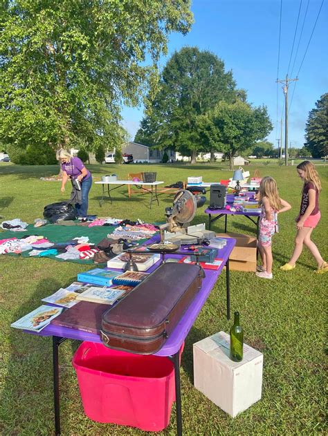  Giant Garage / Yard Sale Where: 4015 Old Hollow Rd , Kernersville , NC , 27284 . 