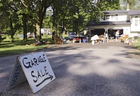 Garage sales in iowa city. Do you have a cluttered garage? If so, you’re not alone. Because it’s such a big space, and probably one you don’t spend a ton of time in, garage storage is one of the biggest challenges you probably face. 