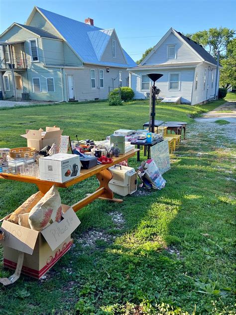 Garage sales in quincy illinois this weekend. About this group. A gathered listing of yard/garage sales in Quincy IL & the surrounding areas. ALL SALES WILL BE DELETED ON MONDAY TO … 