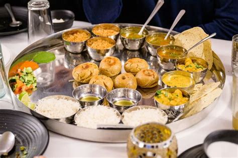 Reviews on Garam Mirchi in Alameda, CA 94501 - Garam Mirchi Pure Veg Indo-Chinese and Rajasthani Cuisine, Vik's Chaat, Delhi Diner, Roti Indian Bistro, Kabana Restaurant. 