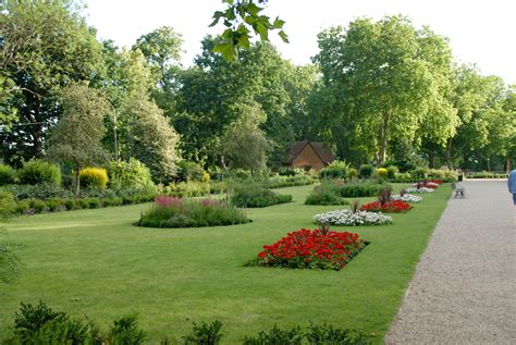 Garden, Parks & Flower Shows Day Trips by Coach RHS