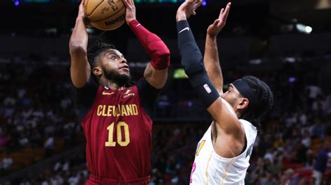 Garland scores 25 points, Cavaliers hold off Heat 104-100