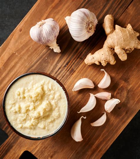 Garlic and ginger. 19 Apr 2021 ... Meanwhile, heat the sesame oil in a pan over medium heat. Add the garlic, ginger and whites of the green onion and cook for 60 seconds. Add the ... 