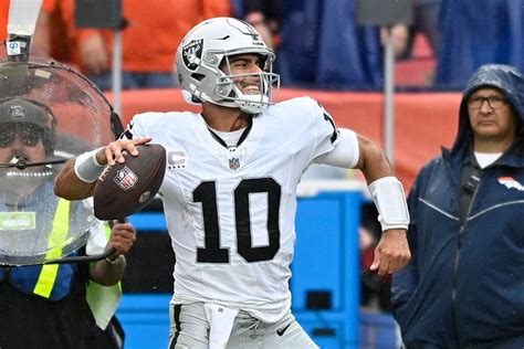 Garoppolo and Meyers spoil Payton’s Denver debut in Raiders’ 7th straight win over Broncos