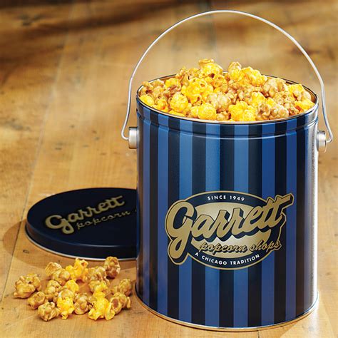 Garrets popcorn chicago. Popcorn Garrett merupakan merek produk asal Chicago, Amerika Serikat, sejak tahun 1949. Siapa sangka, bisnis yang sudah merambah dunia Internasional ini berawal dari usaha rumahan di Jalan West Madison 10, Chicago. Selain rasanya yang enak, popcorn Garrett menawarkan produk yang lebih … 