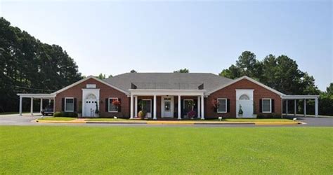 321 Maple Street North • Ahoskie, North Carolina 27910. Reynolds Funeral Home provides funeral and cremation services to families of Ahoskie, North Carolina and the surrounding area. A licensed funeral director will assist you in making the proper funeral arrangements for your loved one. To inquire about a specific funeral service by Reynolds ...