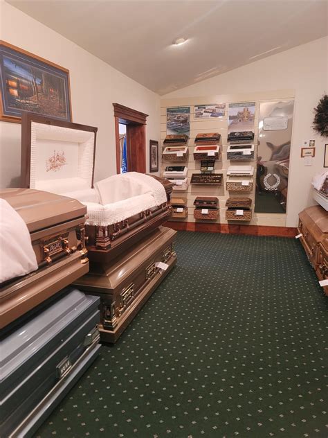Garrity funeral home in prairie du chien. Garrity Funeral Home. | 704 S. Ohio St. | Prairie du Chien, WI 53821. | Tel: 1-608-326-2212. Merchandise - Garrity Funeral Home offers a variety of funeral services, from traditional funerals to competitively priced cremations, serving Prairie du Chien, WI and the surrounding communities. We also offer funeral pre-planning and carry a wide ... 