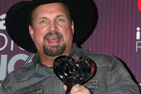 Garth Brooks under fire after he says Bud Light will be served at his Nashville bar