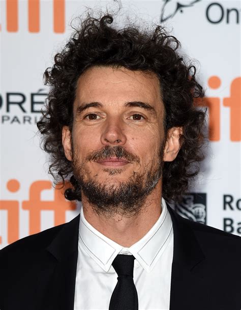 Garth davis. Garth Davis is an Australian director who has won a DGA Award for his debut film Lion, which was also nominated for six Academy Awards. He has also directed Rooney Mara and Joaquin … 