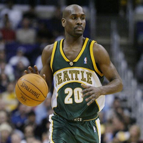 What is the height & weight of Gary Payton? He certainly has a well-maintained athletic, muscular body type because he is an excellent basketball player. He is 1.93 meters tall, or 6 feet 4 inches, and weighs about 190 pounds, or 86 kilograms.. 