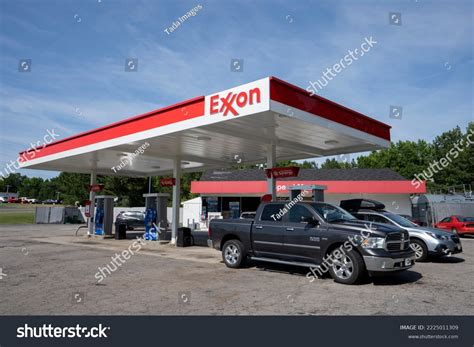 Gas Stations in 03908