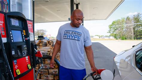 Gas buddy ankeny iowa. Find a Hy-Vee Gas Station near you. Enter a zip code, state or city to find the nearest Hy-Vee: Use your Hy-Vee Fuel Saver + Perks® card at over 1,200 fuel stations across the Midwest. Hy-Vee's Fuel Saver + Perks® Card is also accepted at Casey's and Shell Stations. If you'd like to contact our corporate offices or make a product inquiry ... 