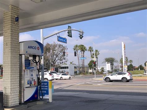 Newport Beach, CA. $5.49. DataFeed 16 hours ago. Details. ARCO in Costa Mesa, CA. Carries Regular, Midgrade, Premium. Has Offers Cash Discount, C-Store, Pay At Pump, Restaurant, Air Pump, Lotto. Check current gas prices and read customer reviews. Rated 4.4 out of 5 stars.. 